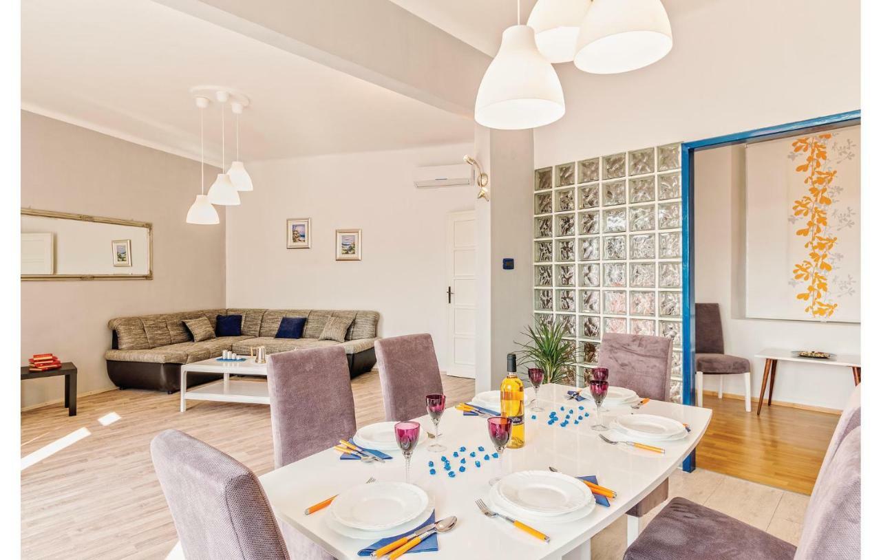 Riviera Apartment *